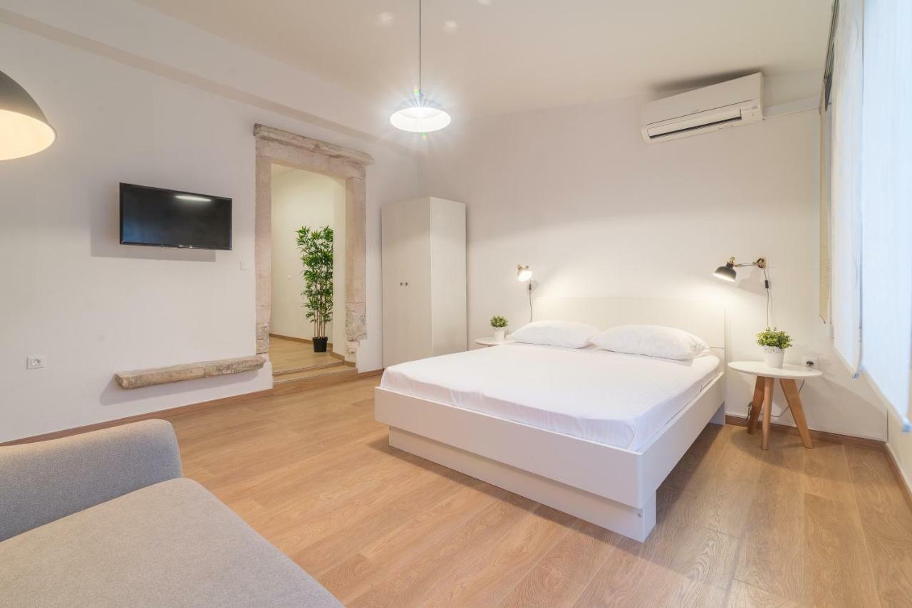 Studios & Apartments Porto Zára Kültér fotó