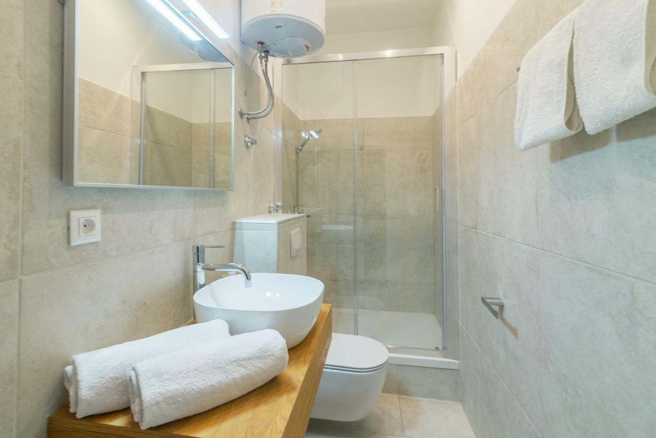 Studios & Apartments Porto Zára Kültér fotó