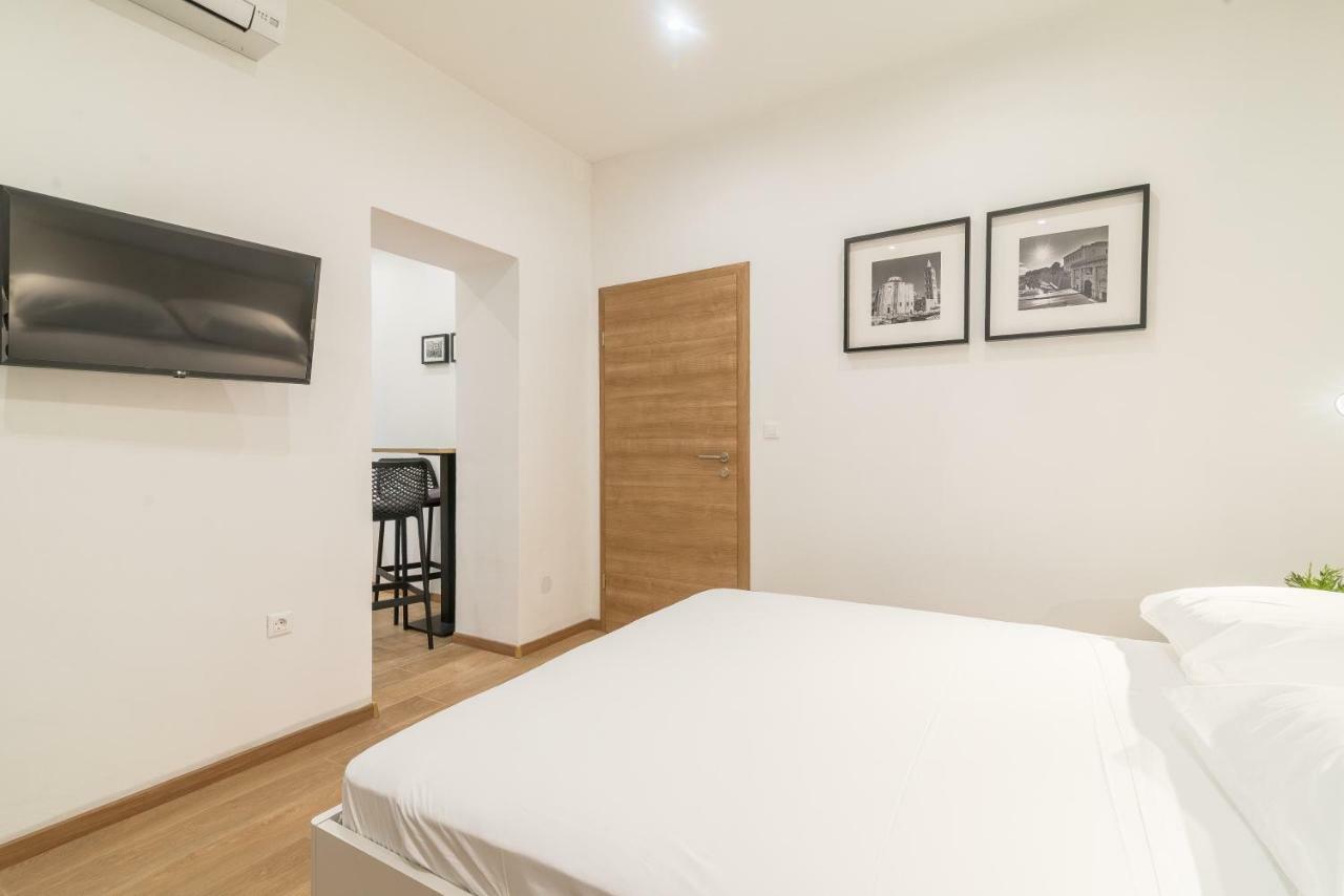 Studios & Apartments Porto Zára Kültér fotó